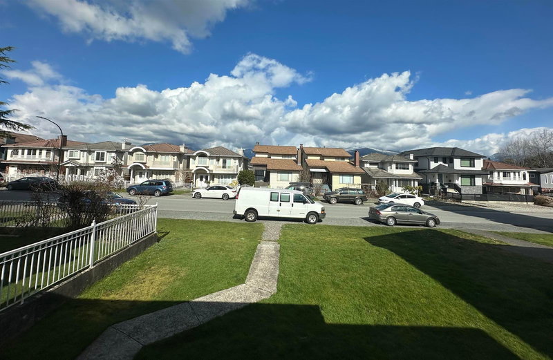 4472 Triumph Street, Burnaby, V5C 1Z9 | Image 2