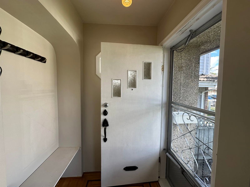 4472 Triumph Street, Burnaby, V5C 1Z9 | Image 3