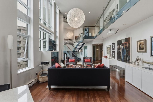 401 - 988 Richards Street