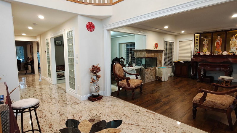 8675 Armstrong Avenue, Burnaby, V3N 2H4 | Image 2