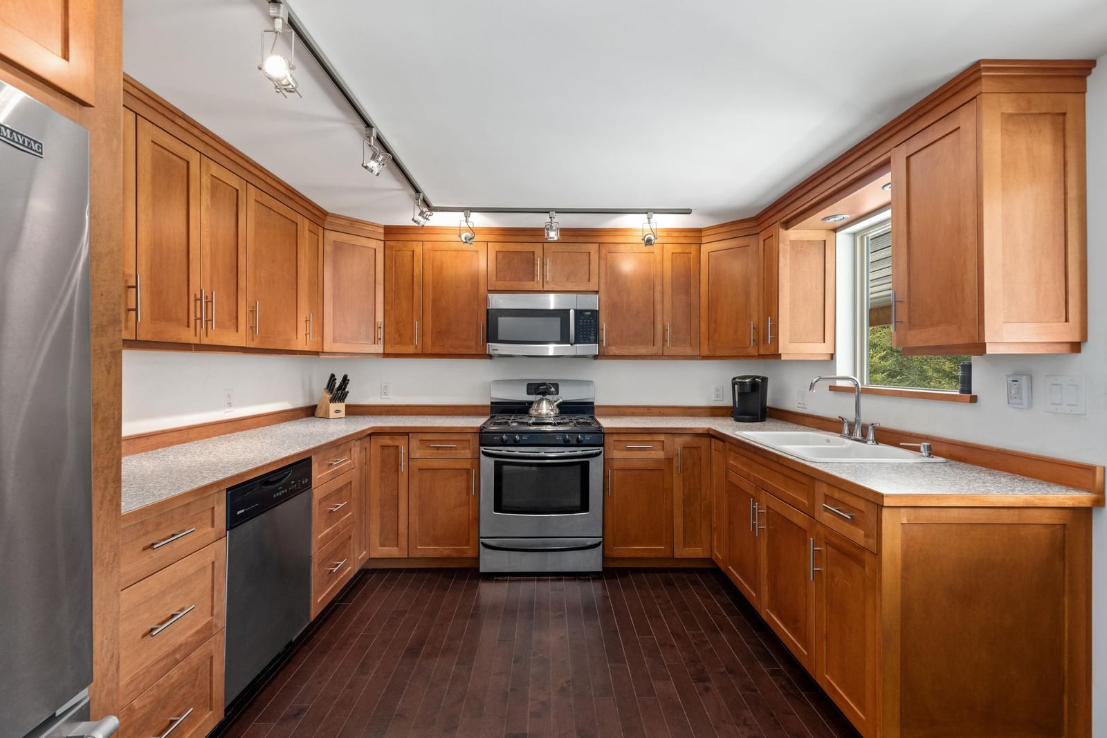 Listing Image 16