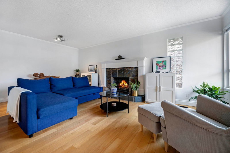 828 Nicolum Court, North Vancouver, V7H 2R8 | Image 2