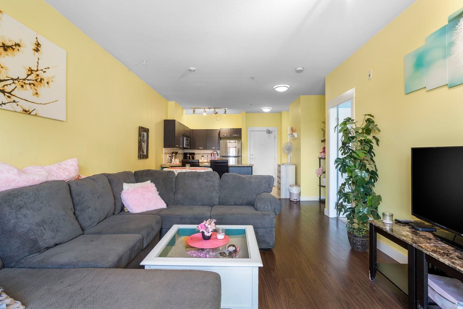 Listing Image 6