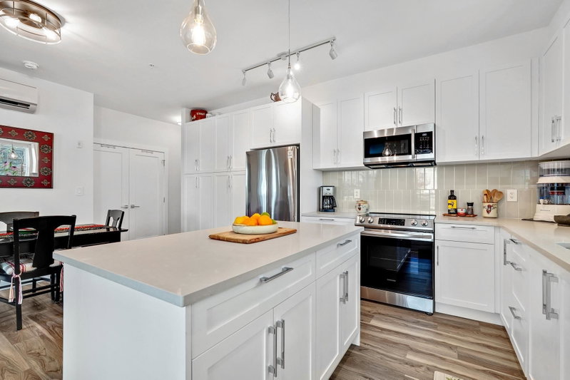 110 - 20356 72b Avenue