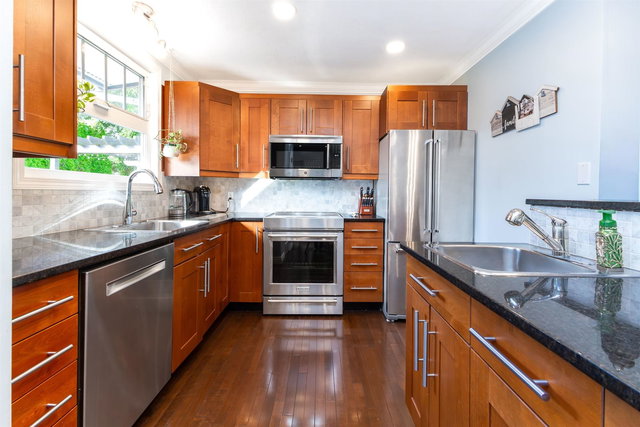 20290 Grade Crescent