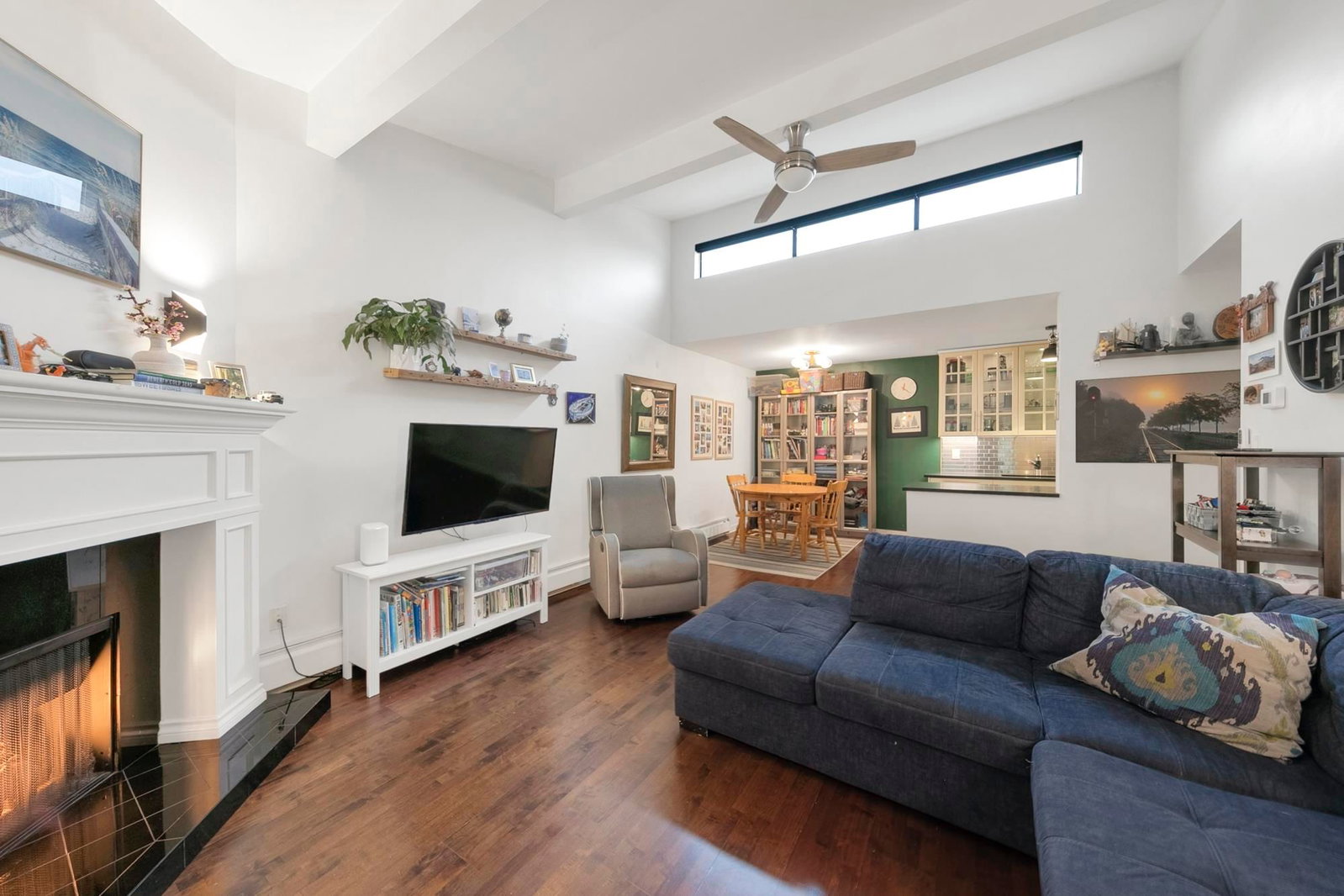 Listing Image 8