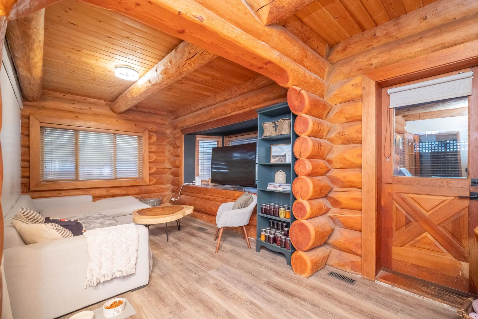 Listing Image 16
