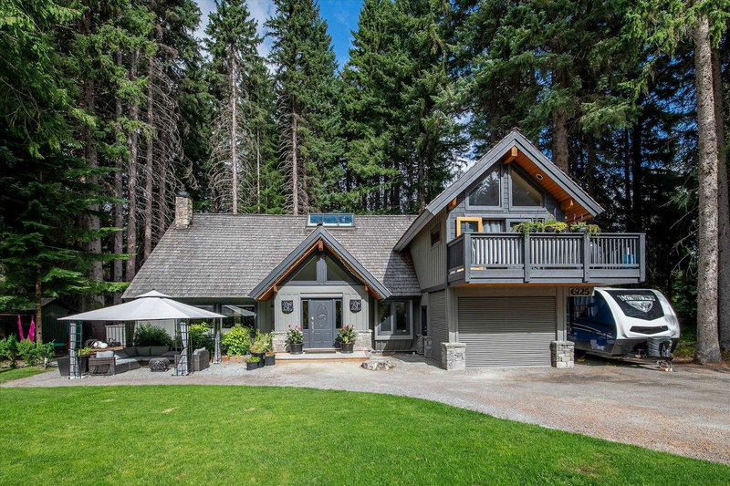 6725 Crabapple Drive, Whistler, V8E 0C5 | Image 2