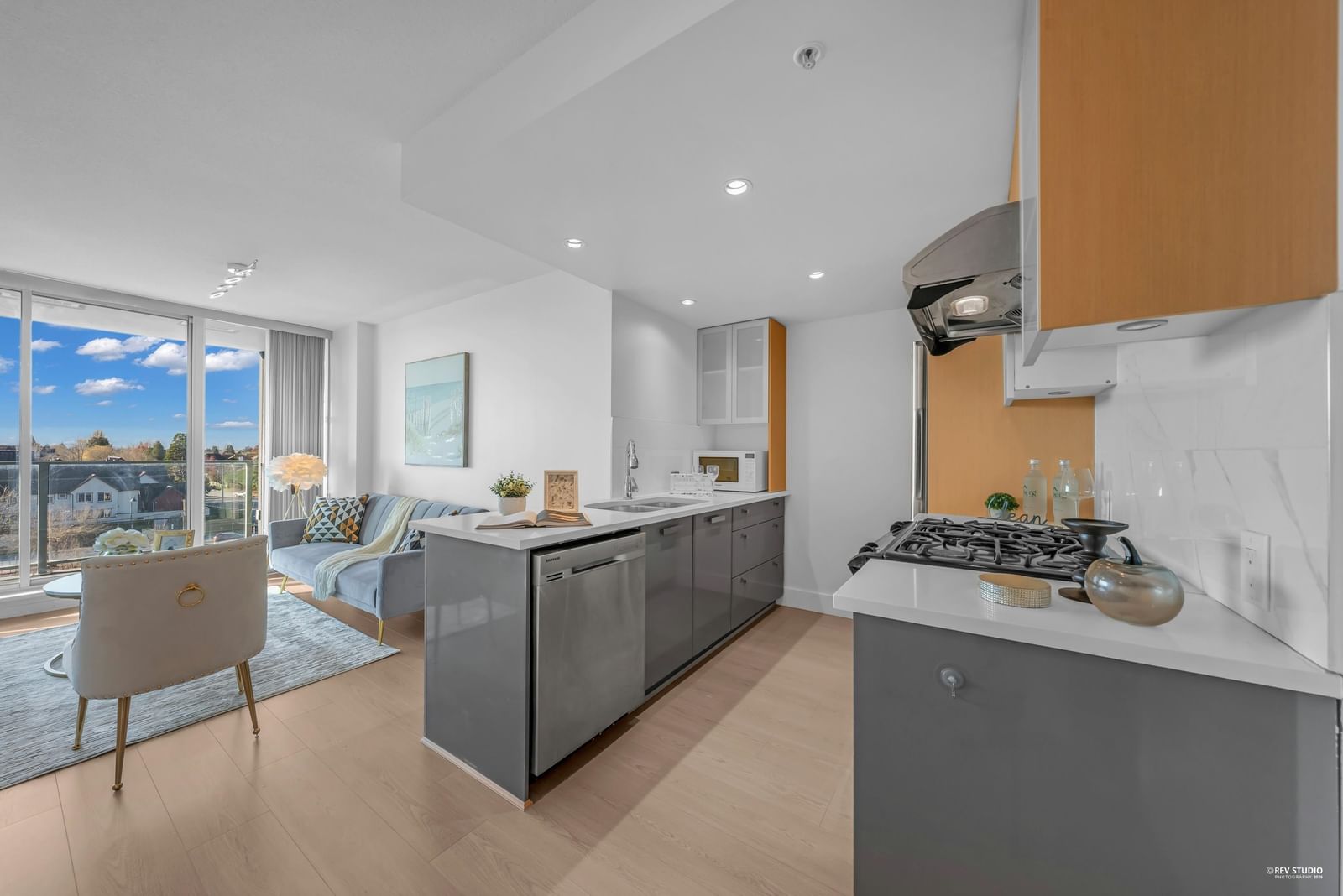 Listing Image 10