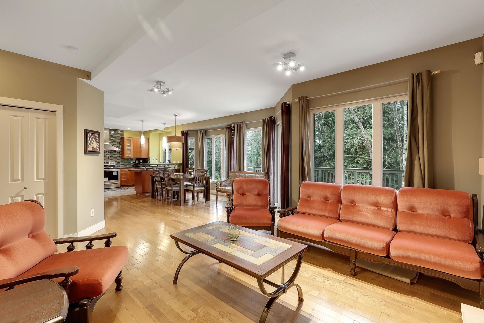 Listing Image 12