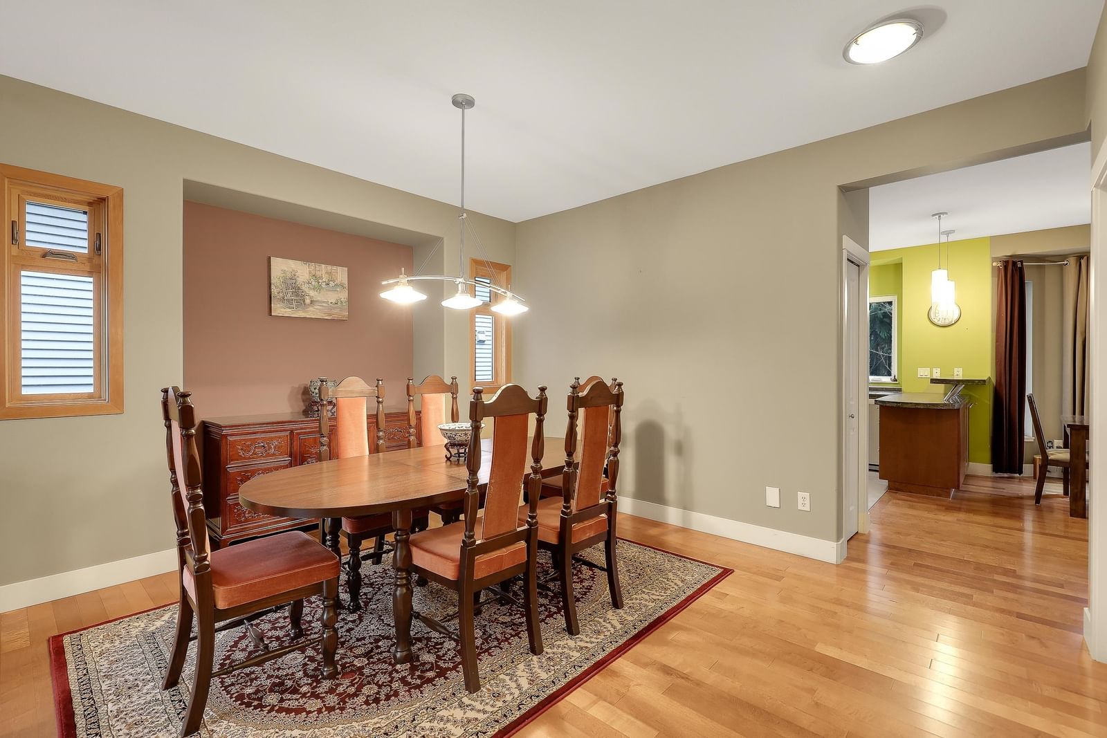 Listing Image 5