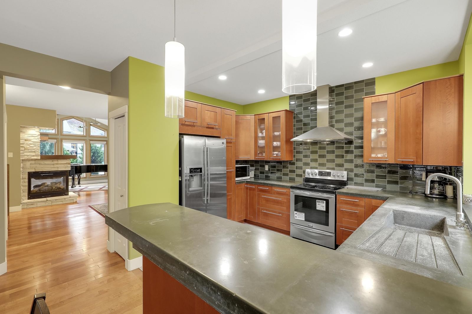 Listing Image 9