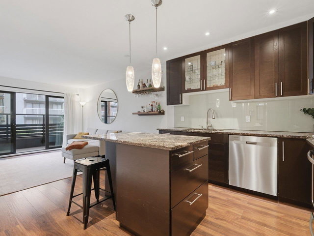 216 - 1549 Kitchener Street
