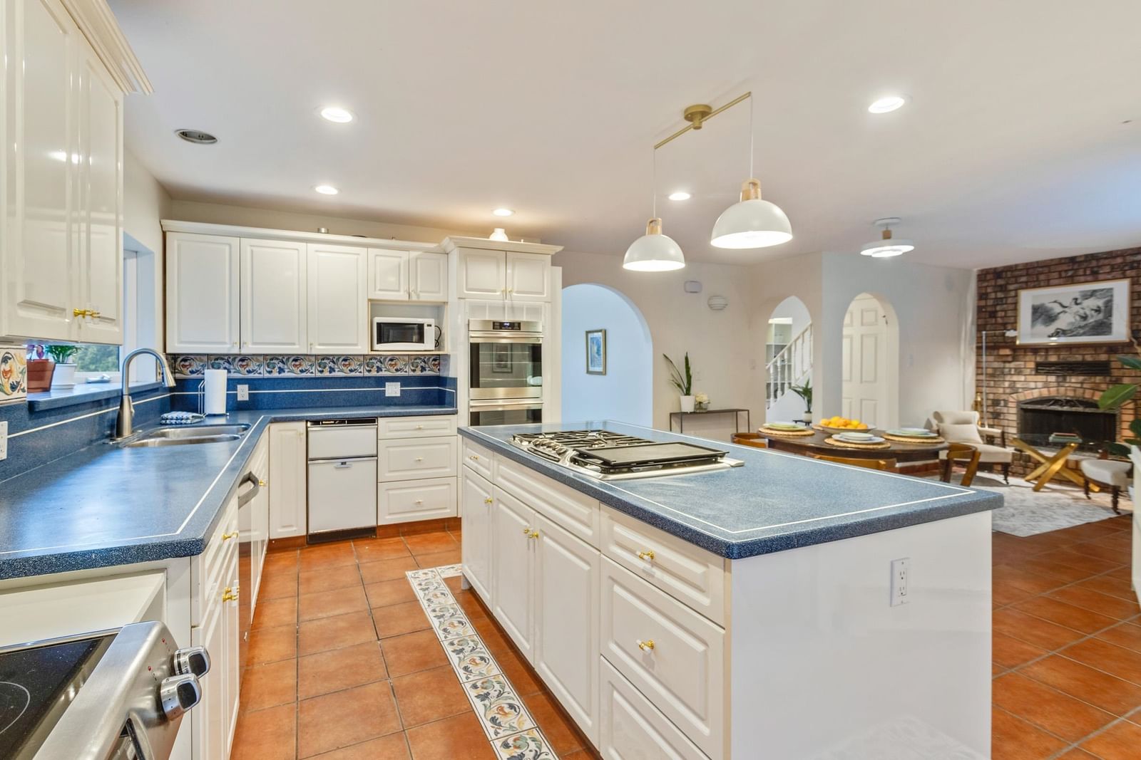 Listing Image 9
