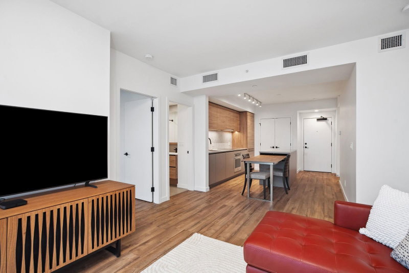 3609 - 10448 University Drive