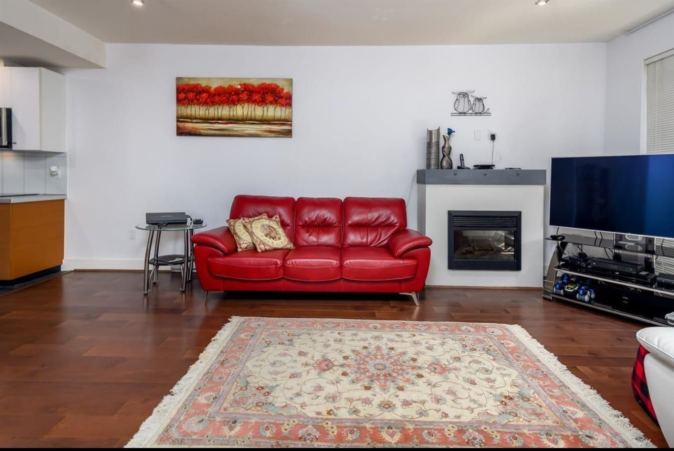 Listing Image 9