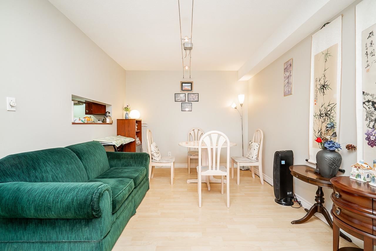 Listing Image 5
