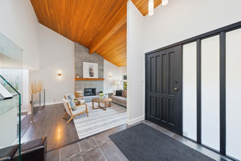 2023 Hill Drive, North Vancouver, V7H 2N1 | Image 3