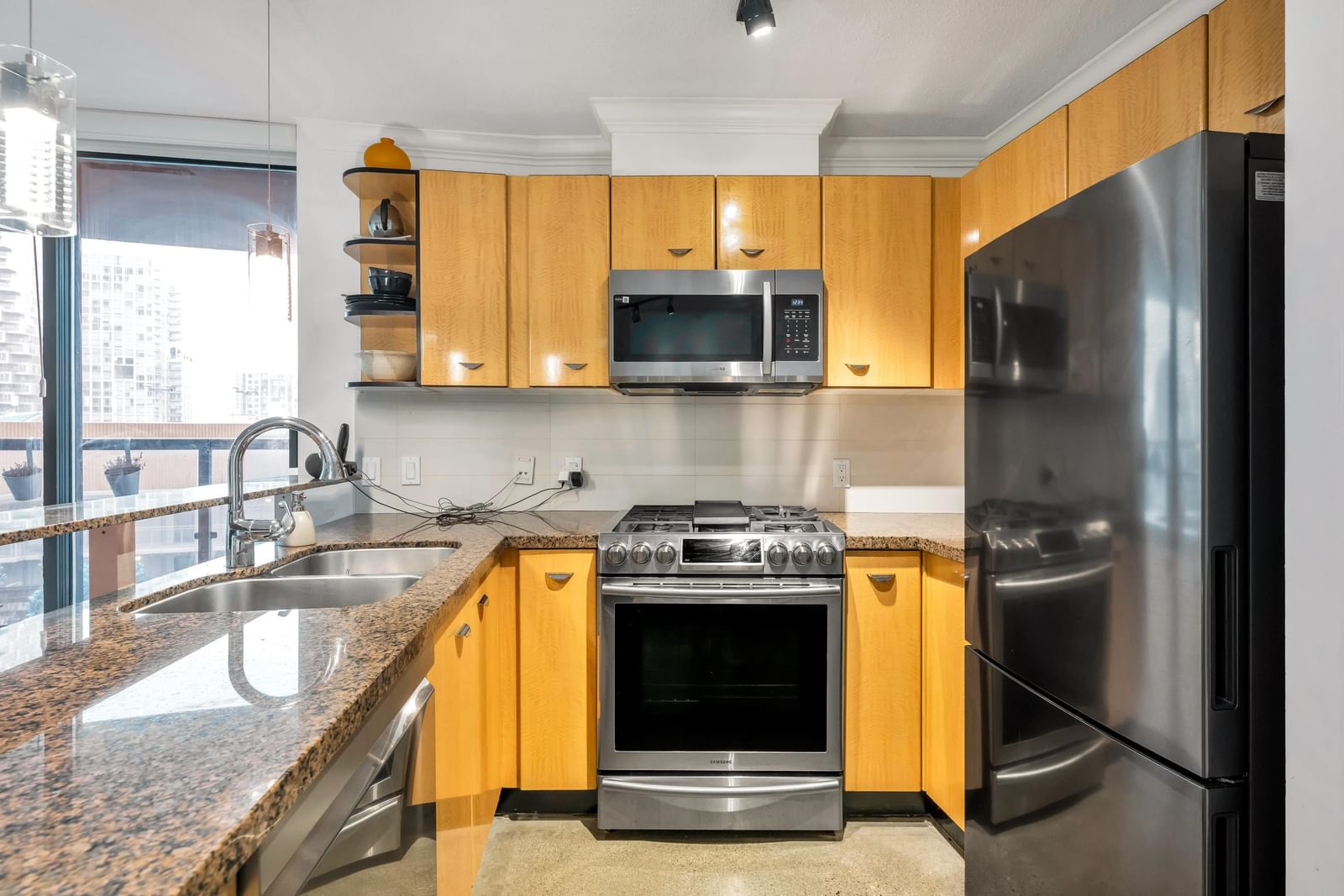 Listing Image 5