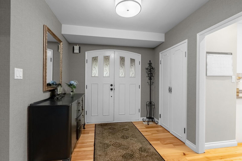 526 Newdale Place, West Vancouver, V7T 1W5 | Image 3