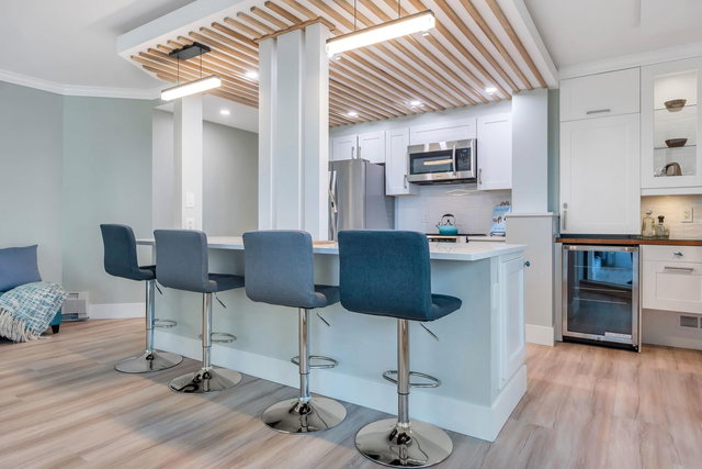 402 - 1480 Foster Street