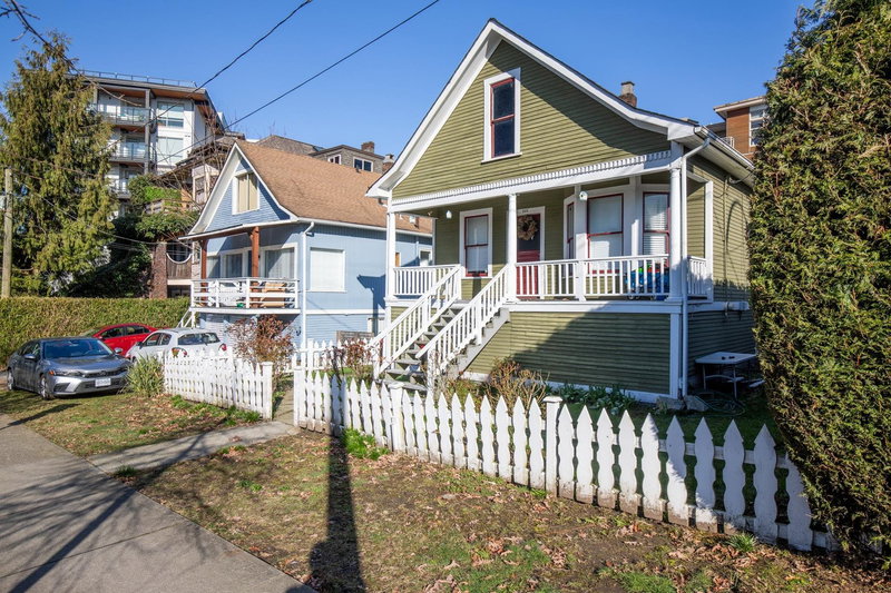 166 10th Street, North Vancouver, V7L 2C8 | Image 2