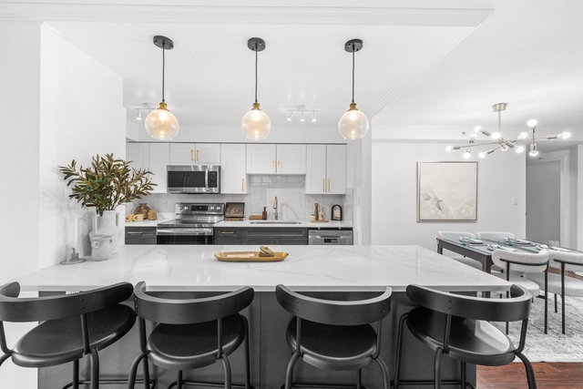 501 - 888 Hamilton Street