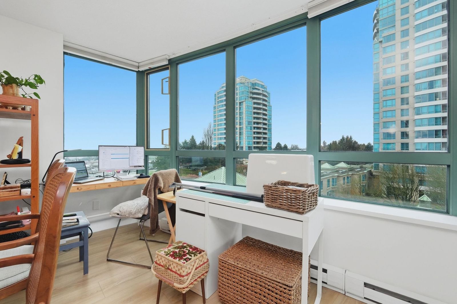 Listing Image 11