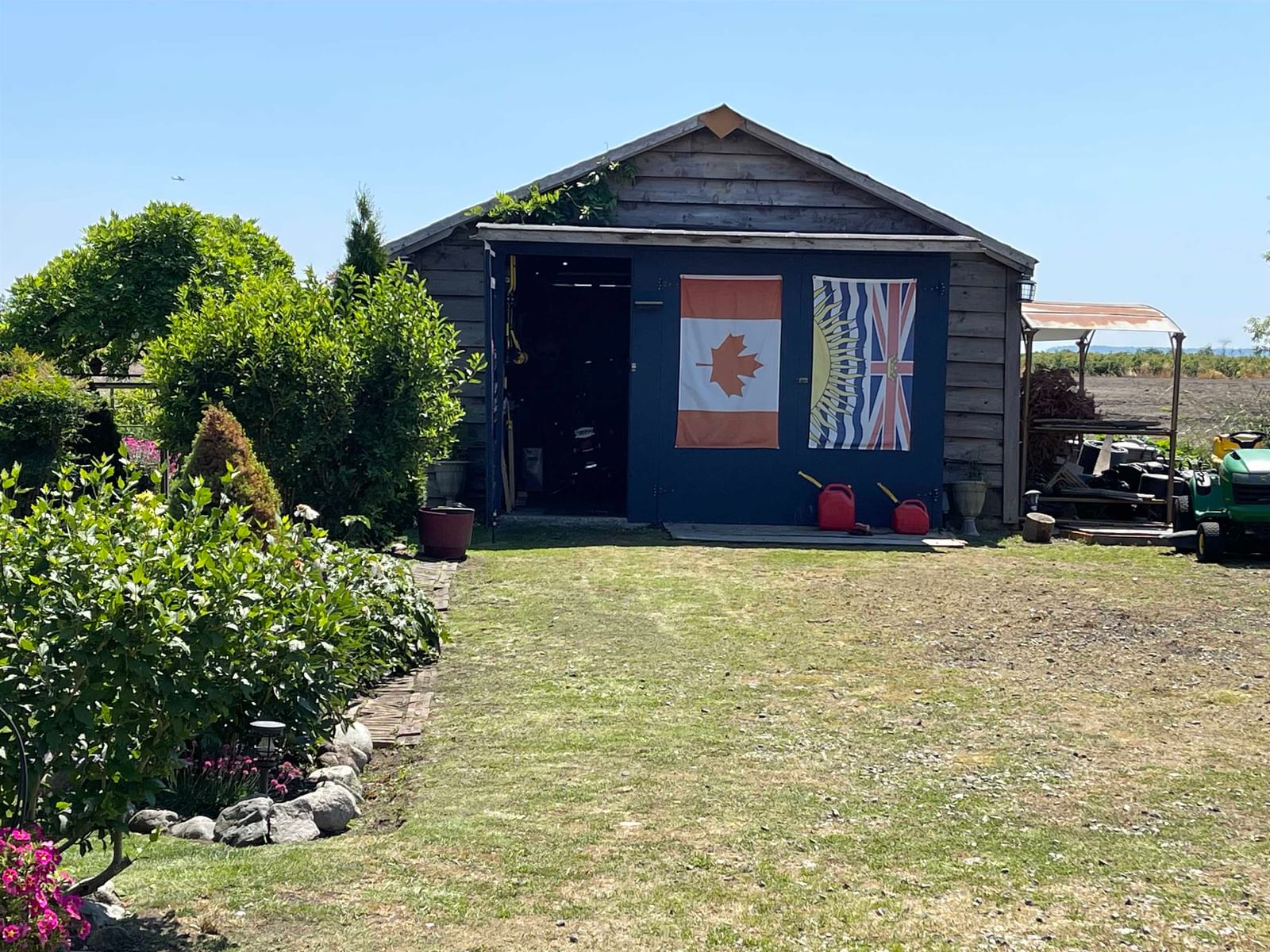 Listing Image 11