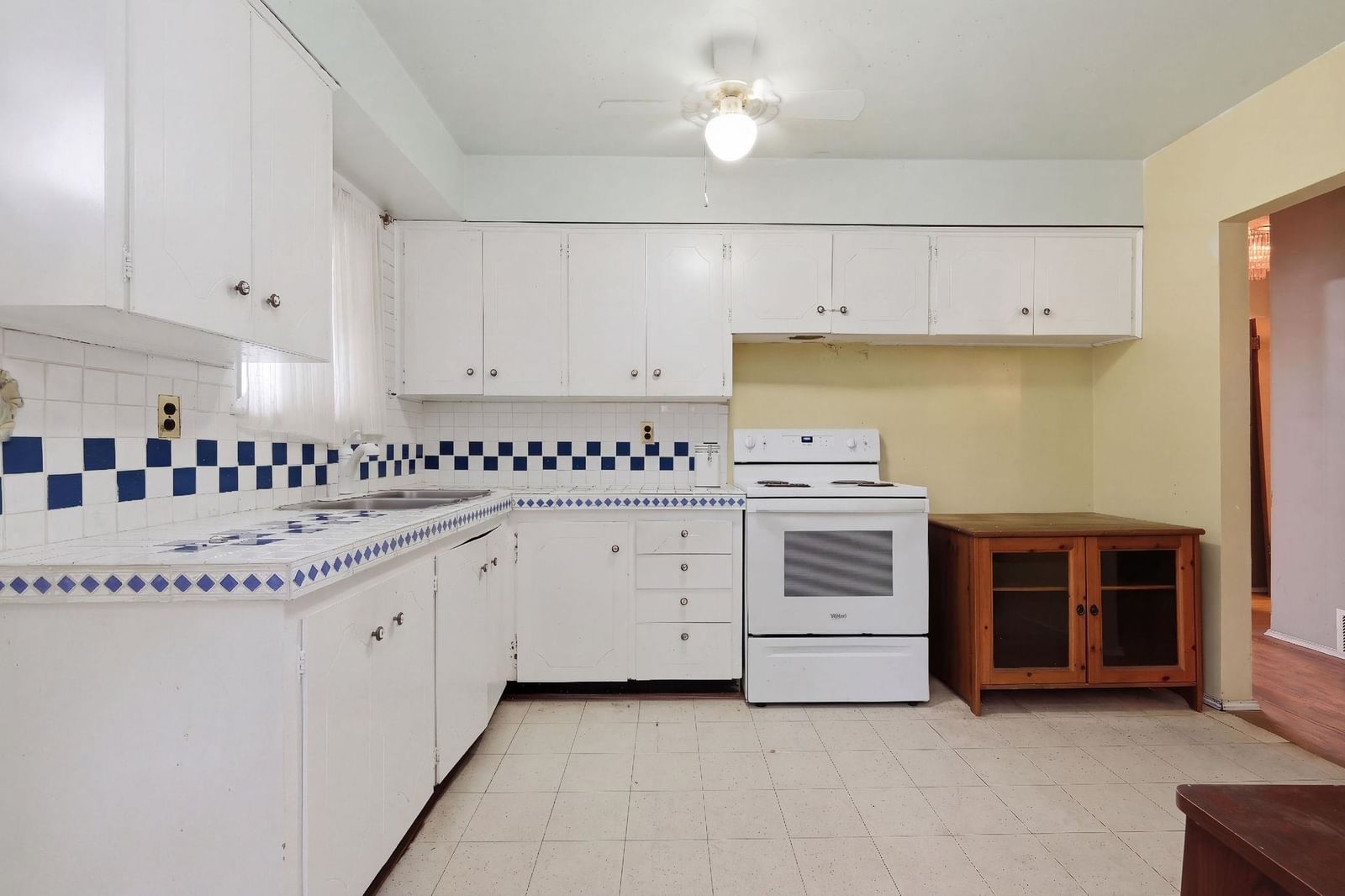 Listing Image 6