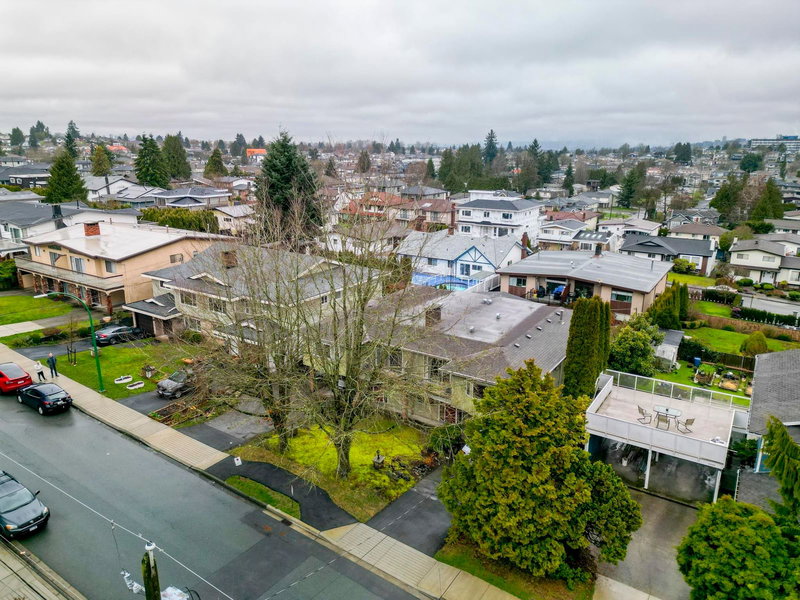 3963 - 3965 Gilpin Street, Burnaby, V5G 2H2 | Image 2