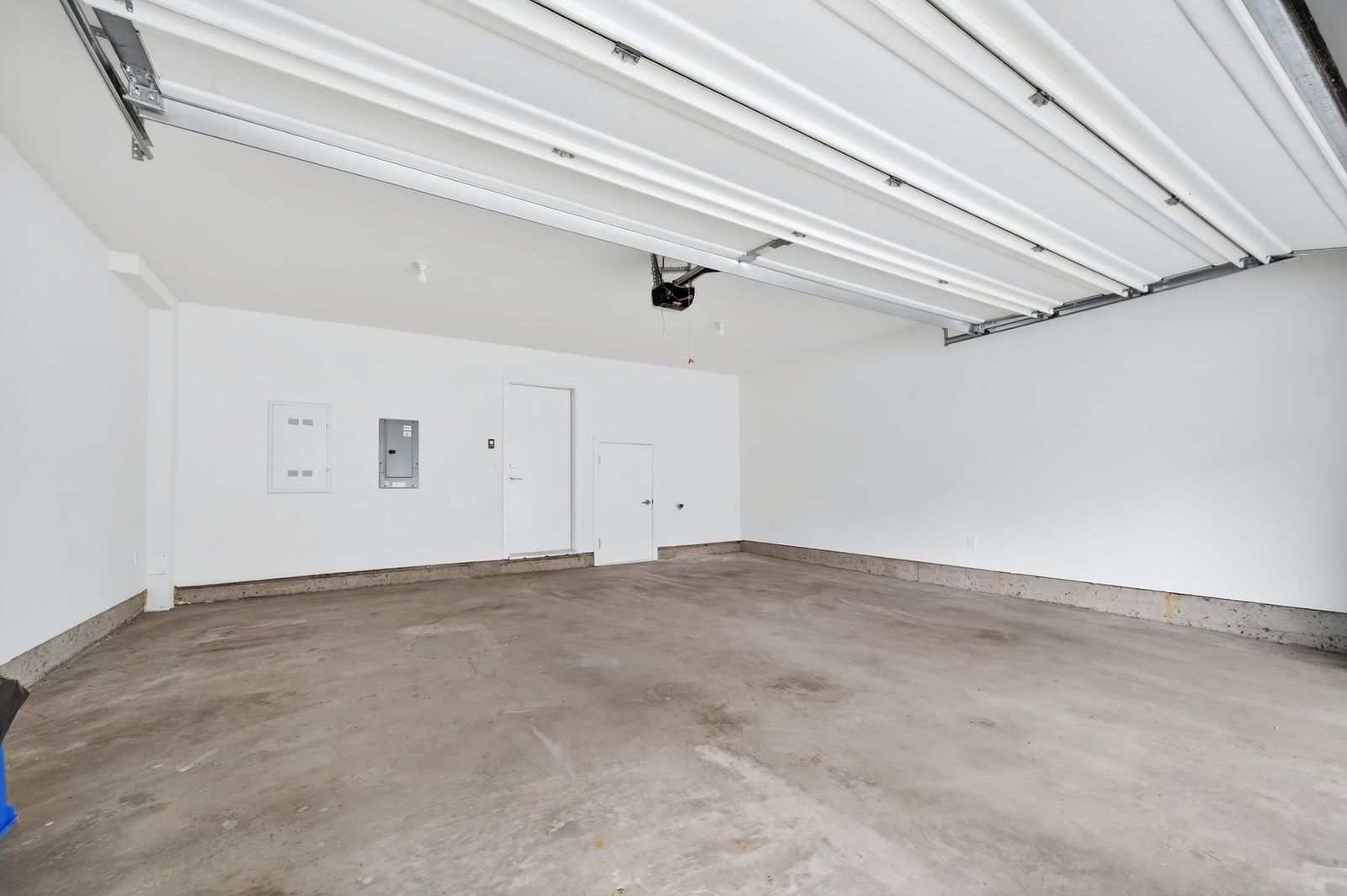 Listing Image 28