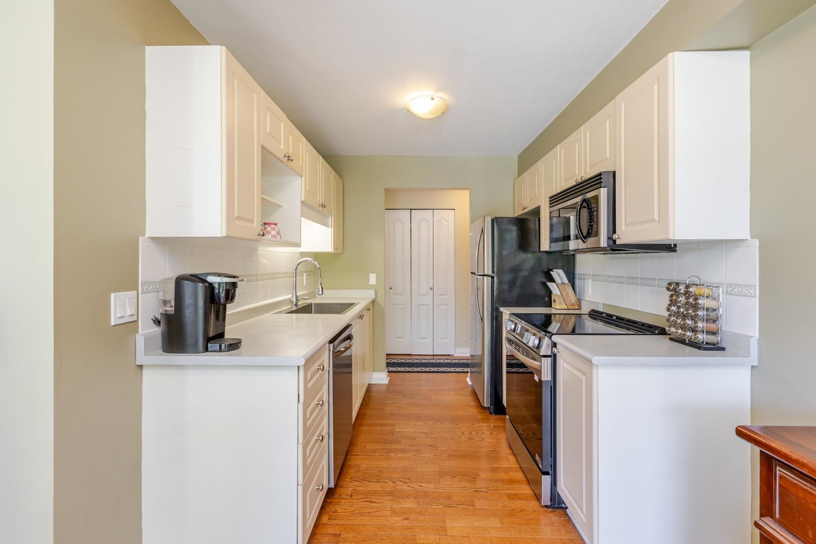 Listing Image 14