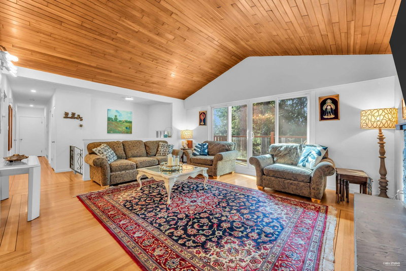 5325 Marine Drive, West Vancouver, V7W 2P5 | Image 3