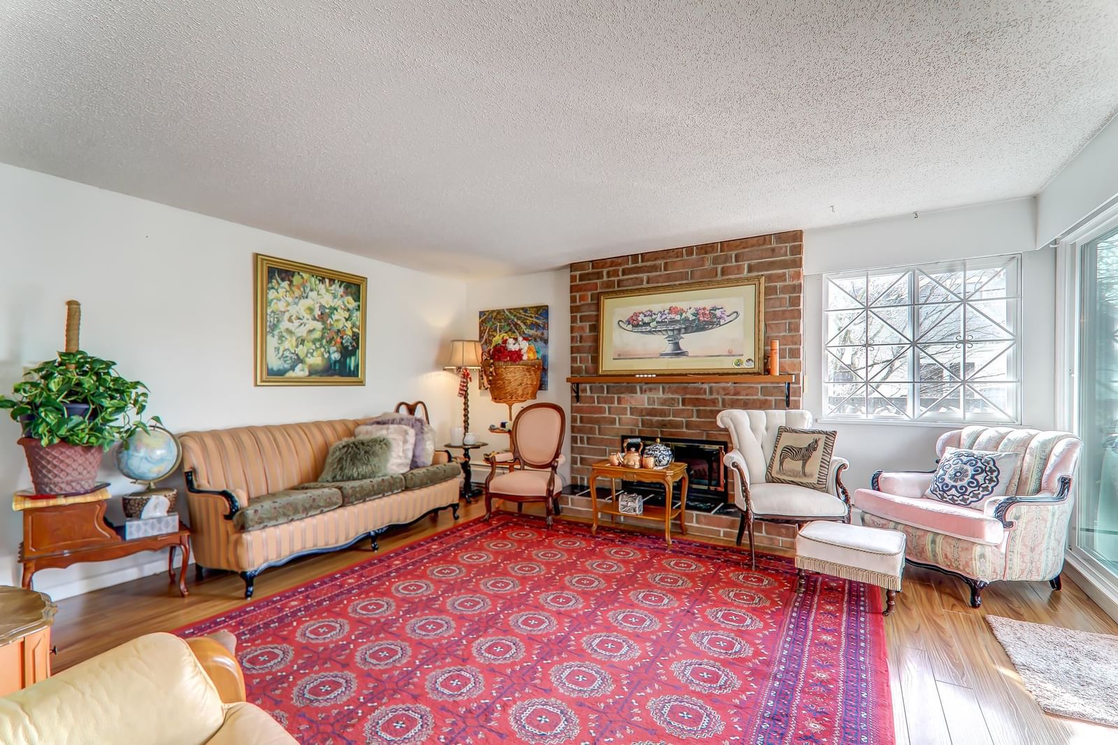 Listing Image 3