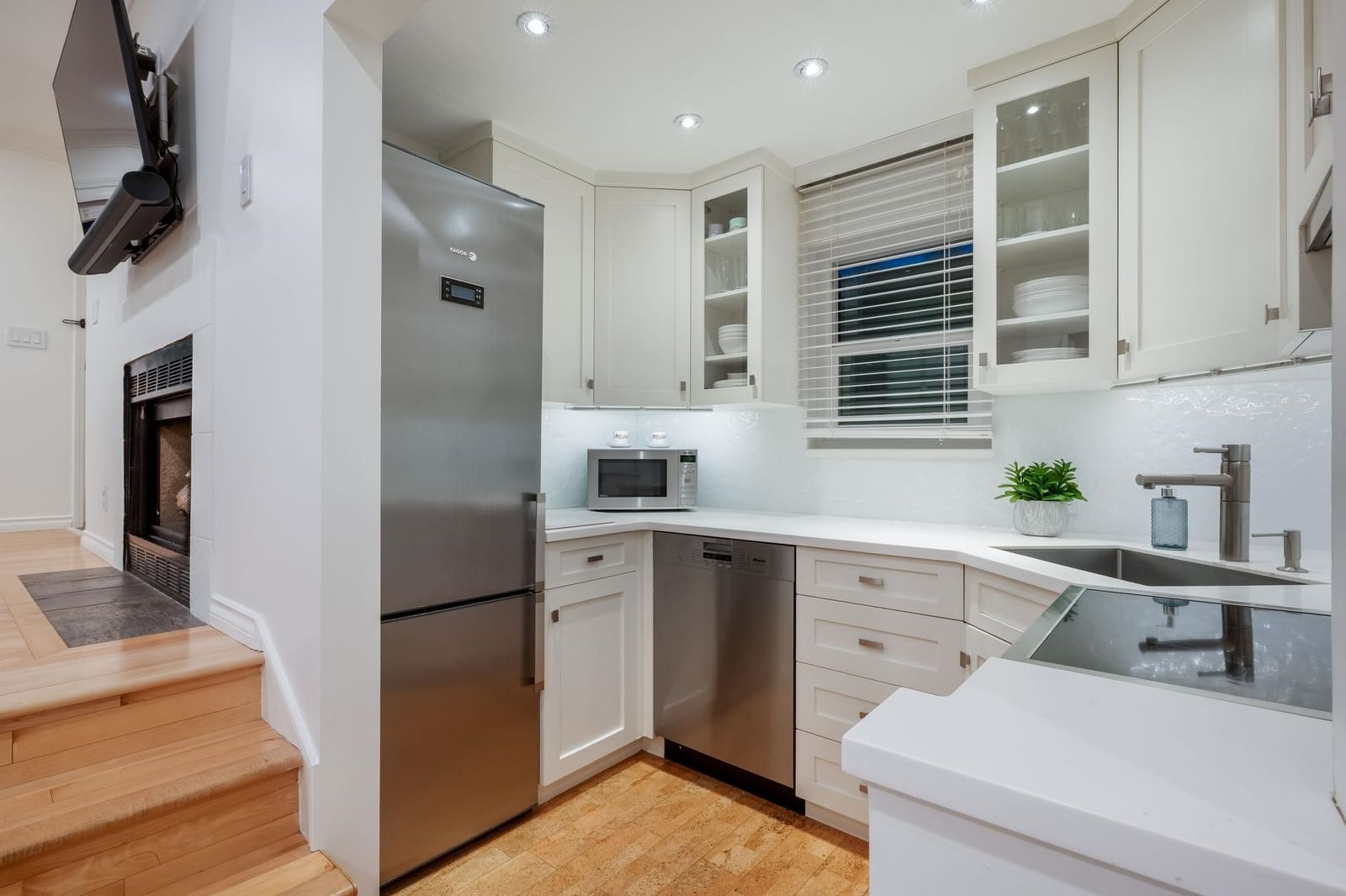 Listing Image 15