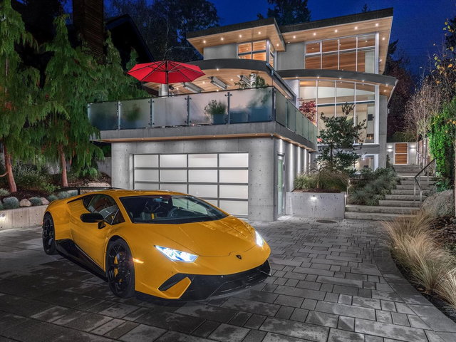 2893 Bellevue Avenue