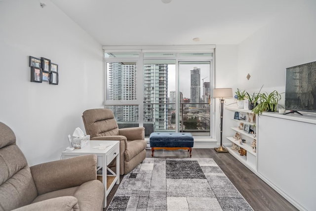 1801 - 657 Whiting Way