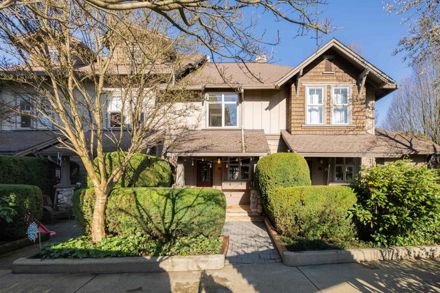 225 - 18 Jack Mahony Place