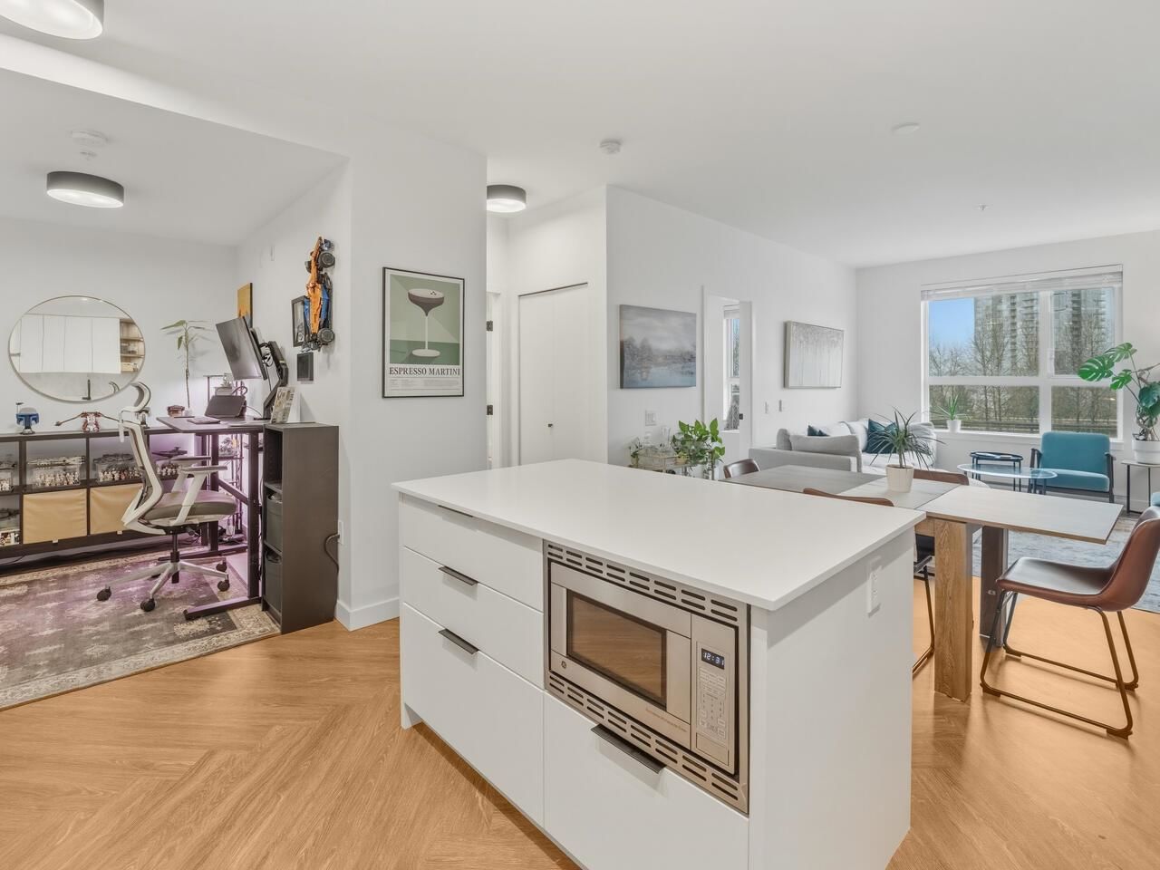 Listing Image 9