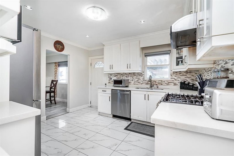 3796 Peter Street, Burnaby, V5J 1N4 | Image 3