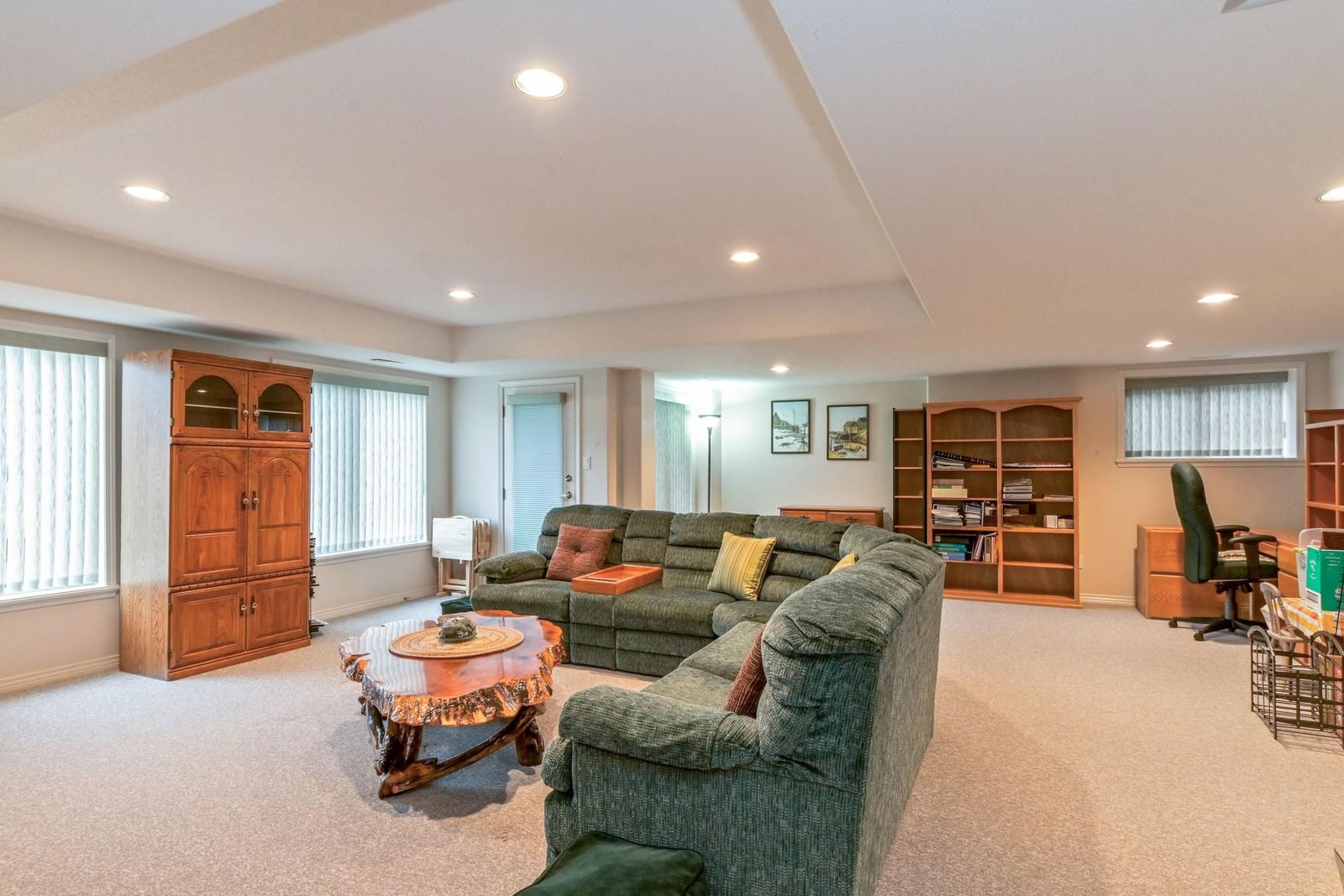 Listing Image 16