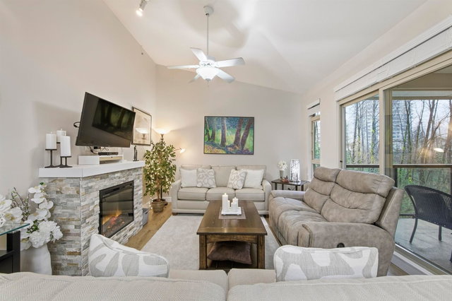 408 - 100 Capilano Road