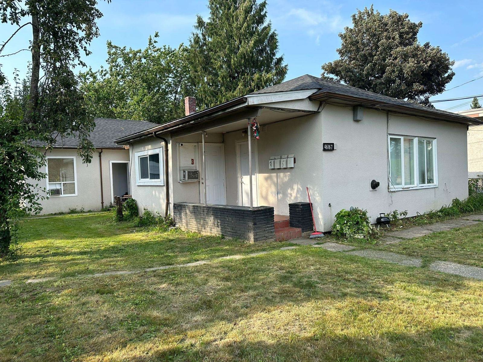Listing Image 4