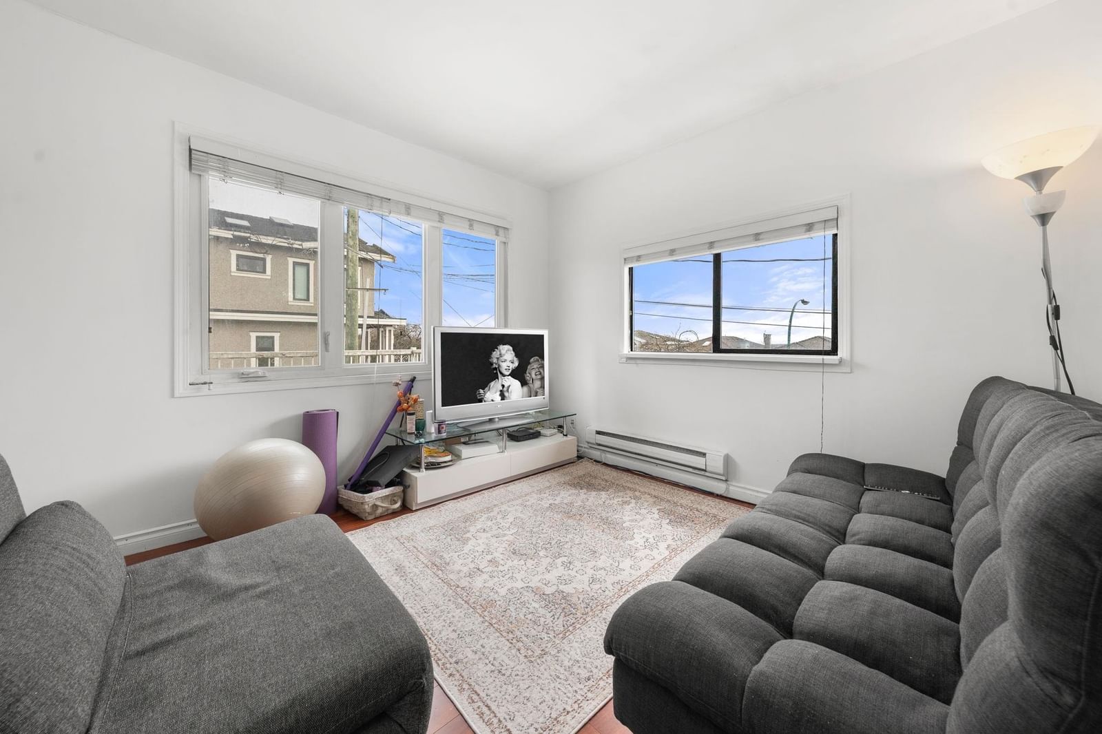 Listing Image 19