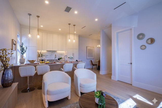 1 - 4875 Albert Street