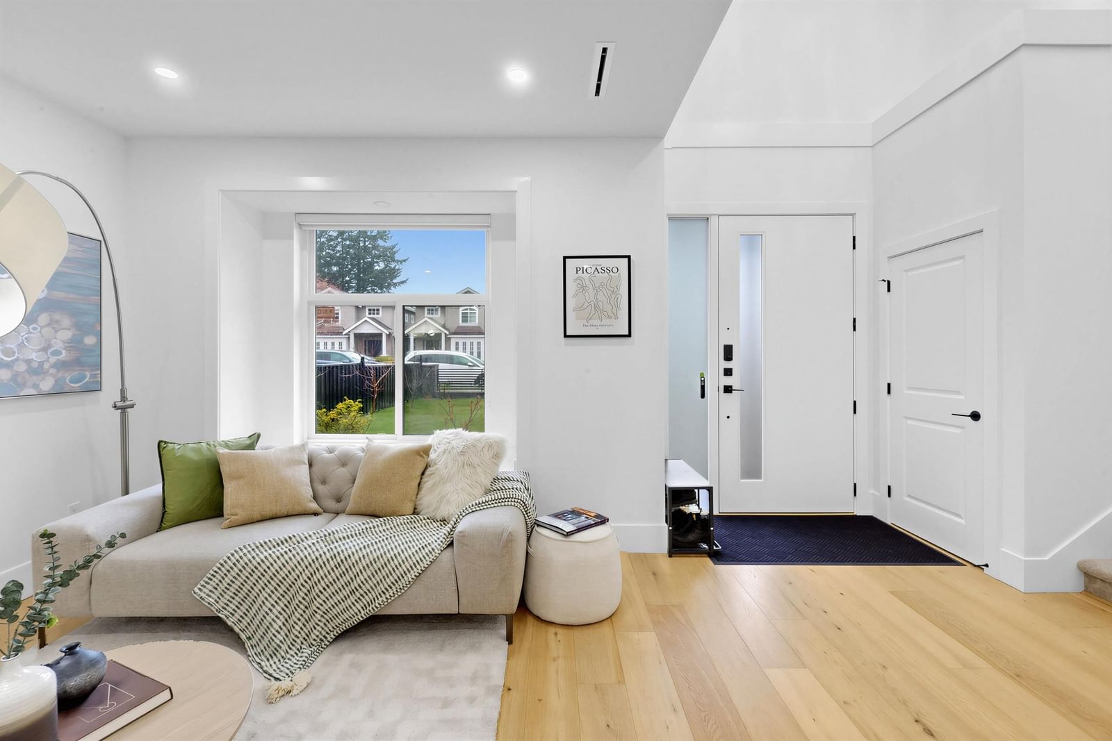 Listing Image 9