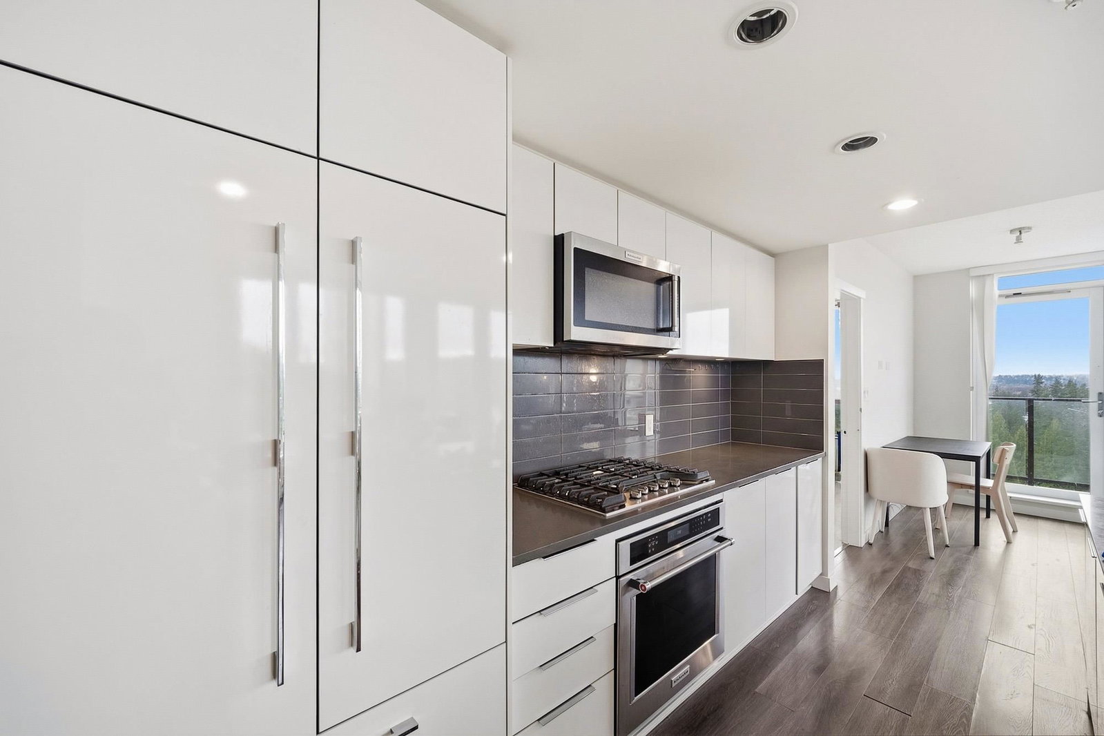 Listing Image 9
