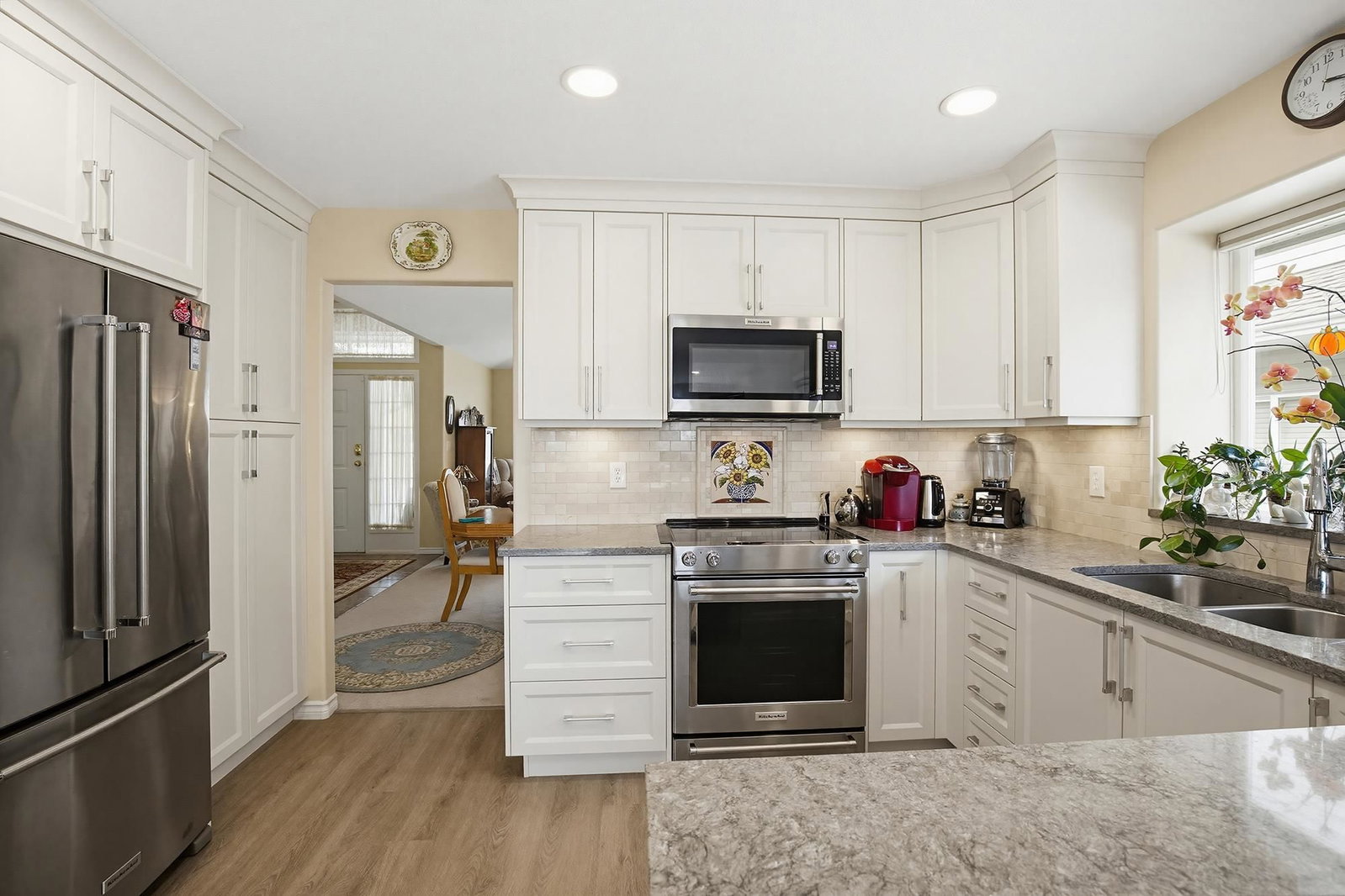 Listing Image 10