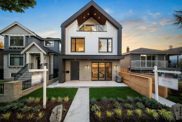 1 - 2386 45th Avenue E